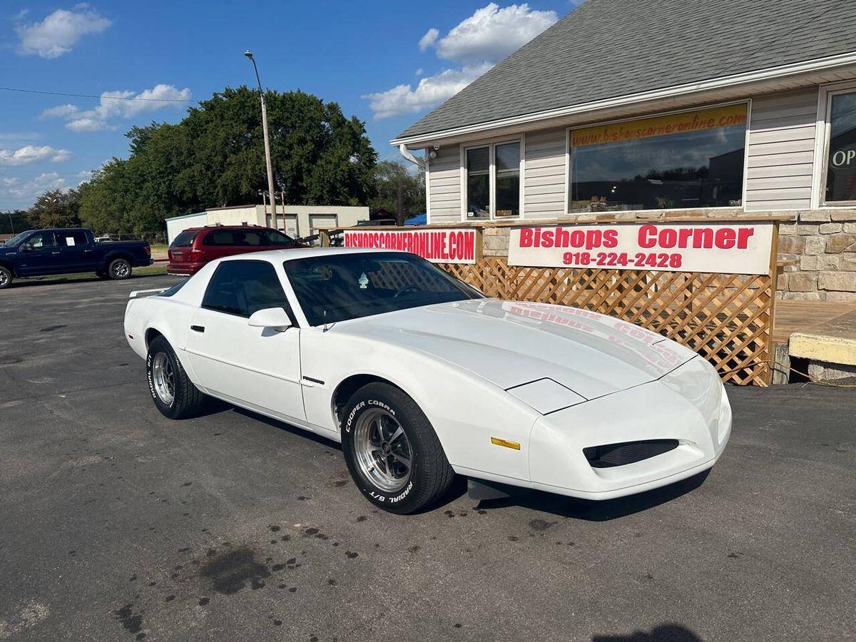 Pontiac-Firebird-1992-white-110542-1