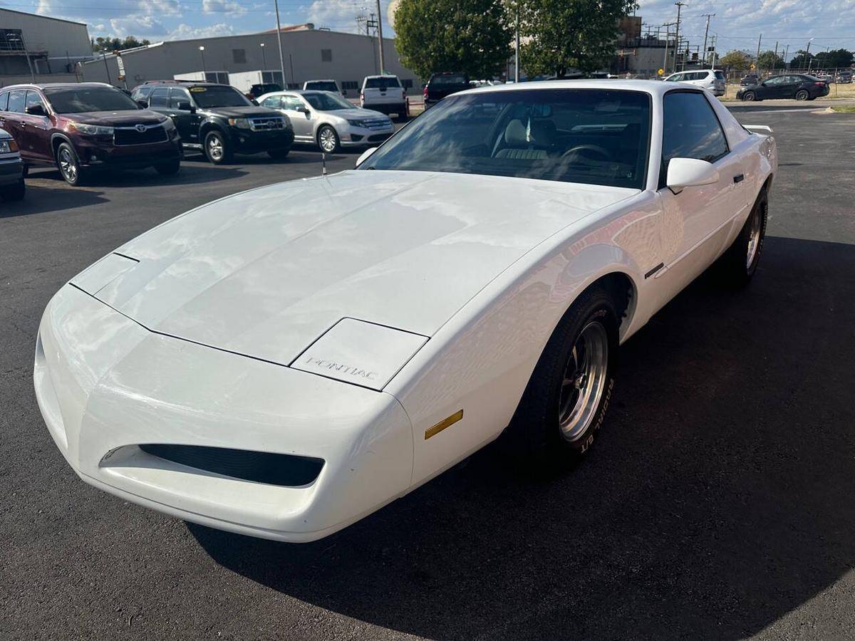 Pontiac-Firebird-1992-white-110542-3