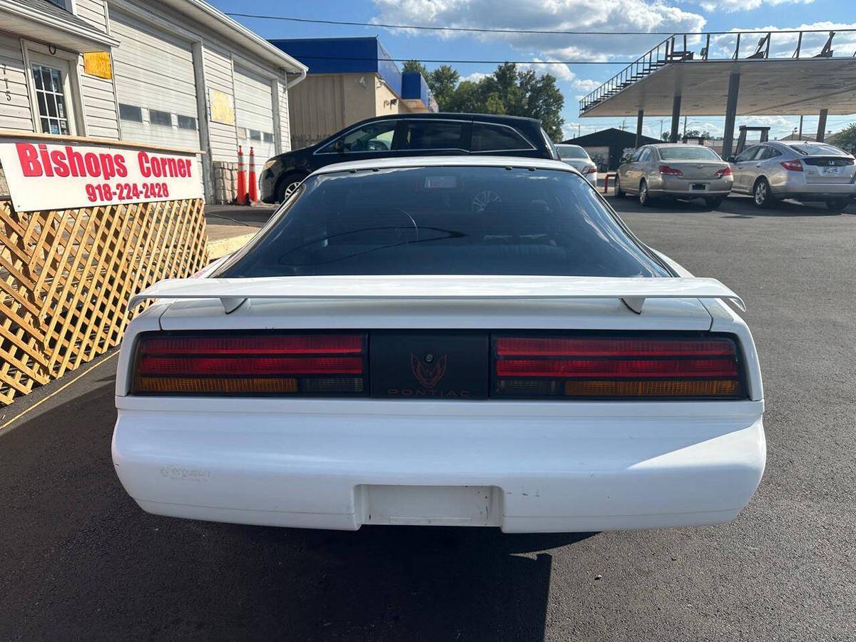 Pontiac-Firebird-1992-white-110542-4