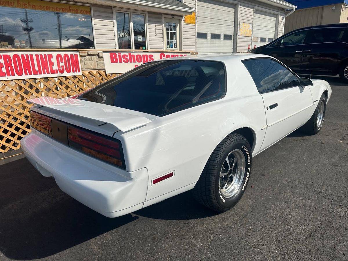 Pontiac-Firebird-1992-white-110542-5