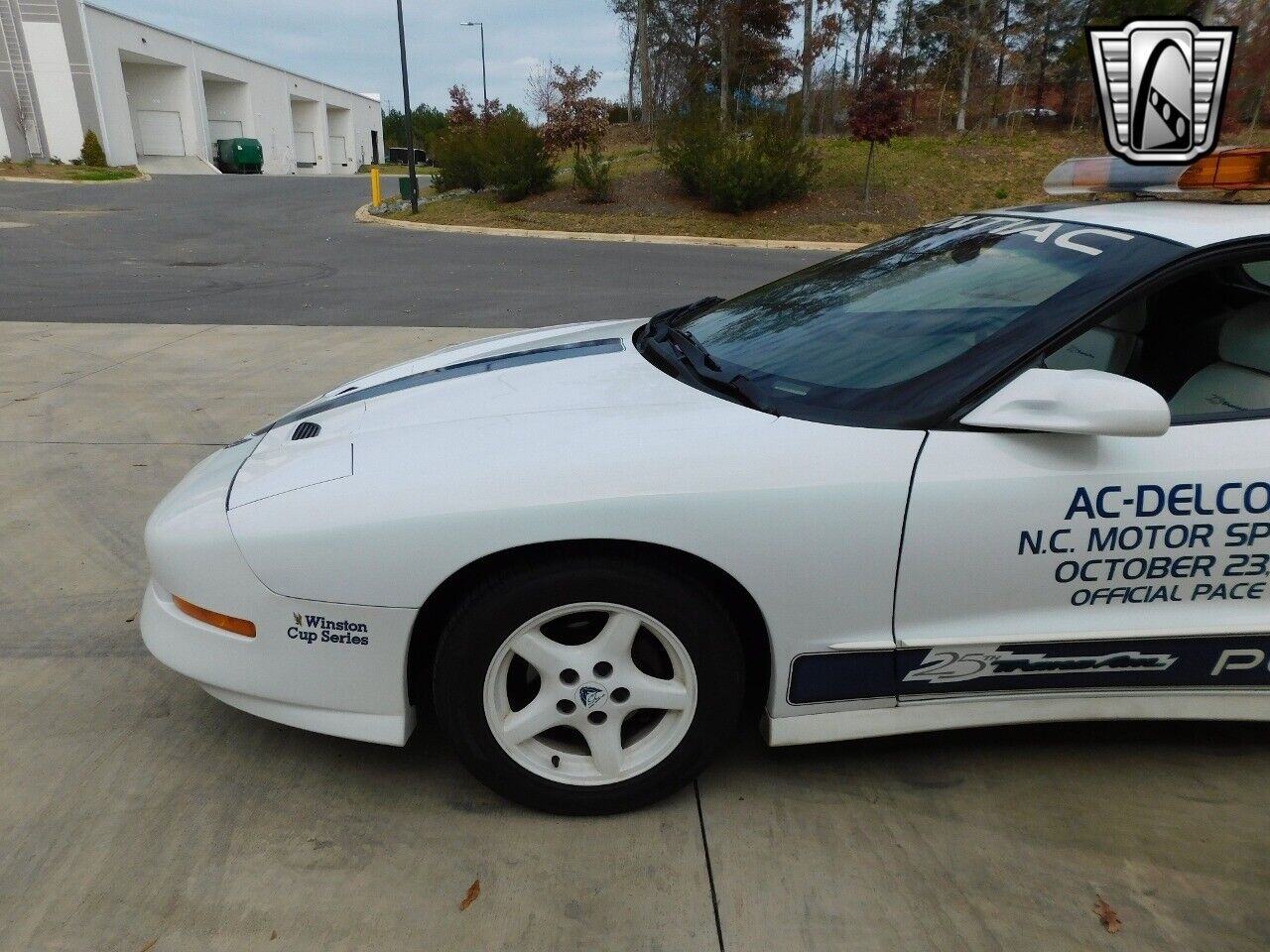 Pontiac-Firebird-1994-White-White-43311-5