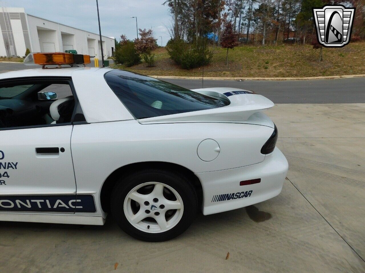 Pontiac-Firebird-1994-White-White-43311-7