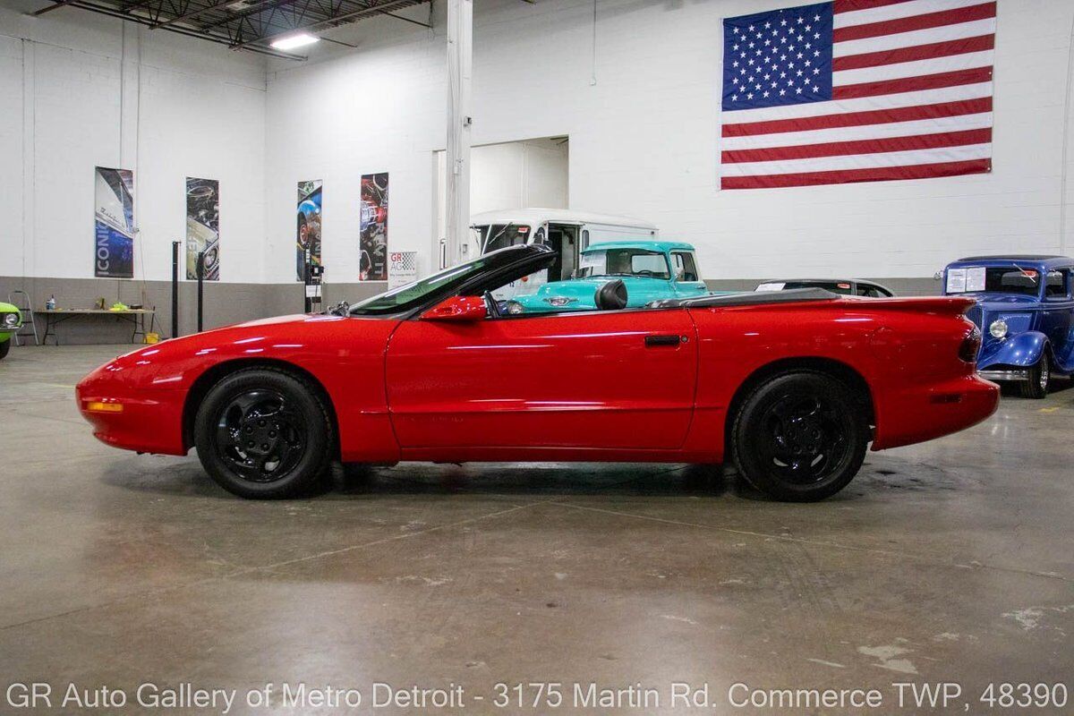 Pontiac-Firebird-1995-Red-Black-86111-2