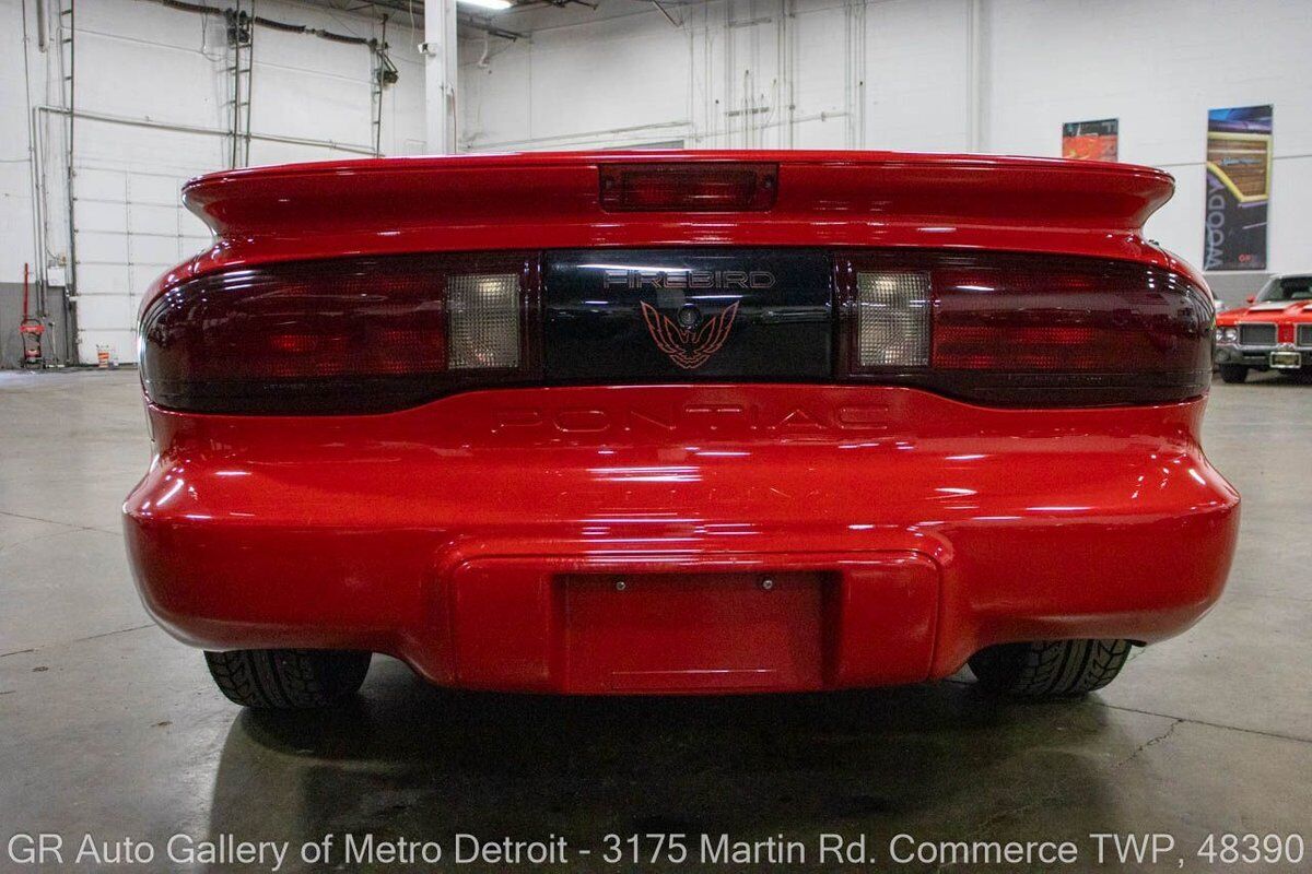 Pontiac-Firebird-1995-Red-Black-86111-5