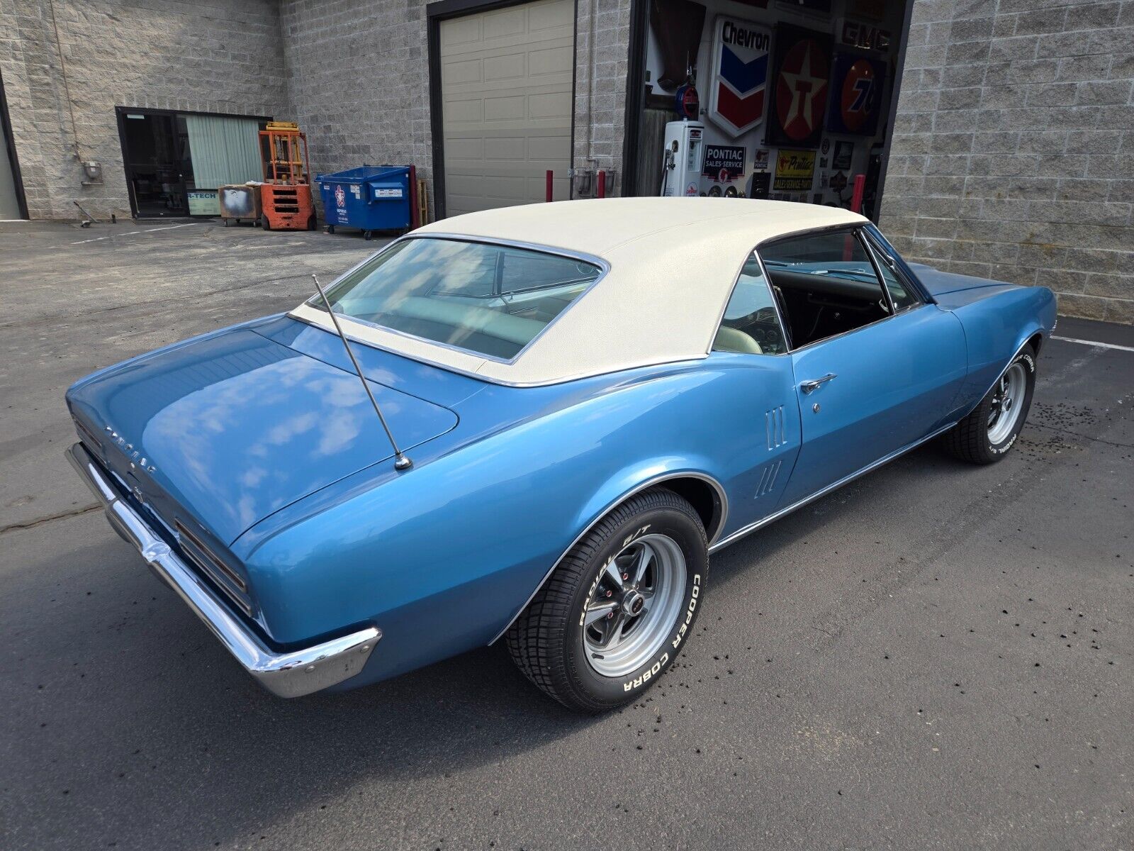 Pontiac-Firebird-Coupe-1967-Tyrol-Blue-Parchment-151278-3