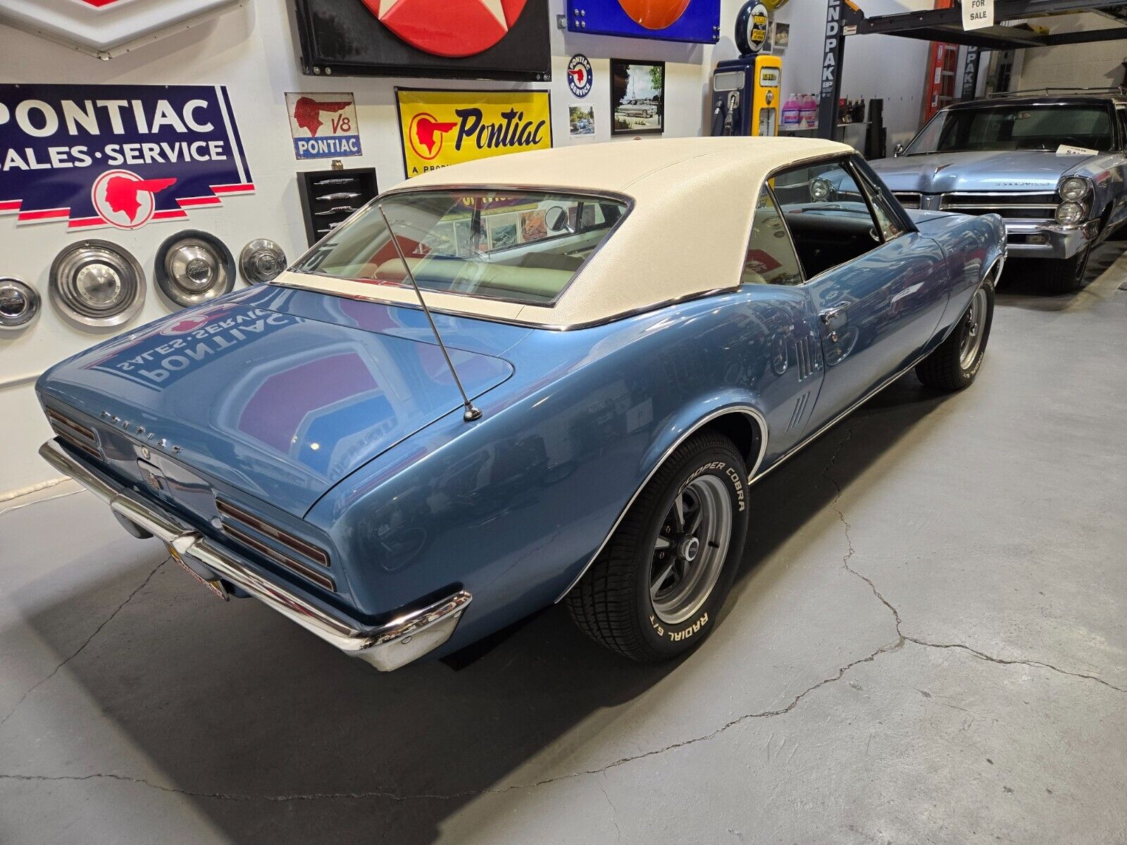 Pontiac-Firebird-Coupe-1967-Tyrol-Blue-Parchment-151278-4