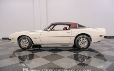 Pontiac-Firebird-Coupe-1975-White-Oxblood-124032-2