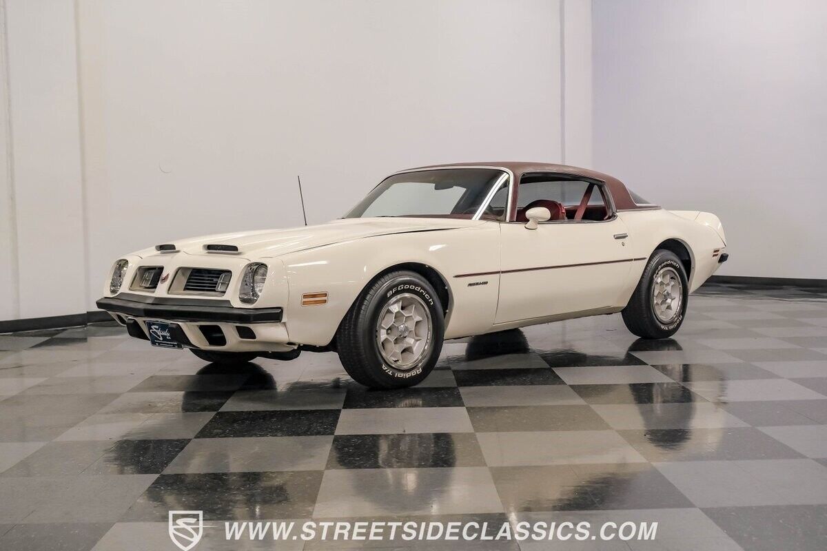 Pontiac-Firebird-Coupe-1975-White-Oxblood-124032-6