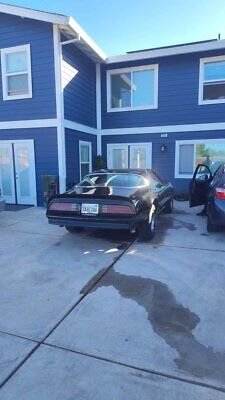 Pontiac-Firebird-Coupe-1977-Black-Red-72420-1