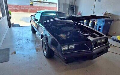 Pontiac Firebird Coupe 1977 à vendre