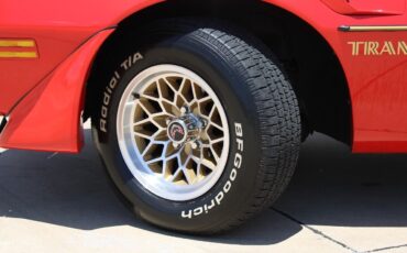 Pontiac-Firebird-Coupe-1977-Red-Black-39900-10