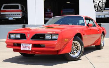 Pontiac-Firebird-Coupe-1977-Red-Black-39900-2