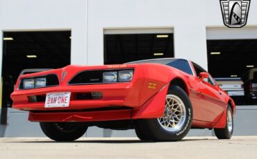 Pontiac-Firebird-Coupe-1977-Red-Black-39900-3