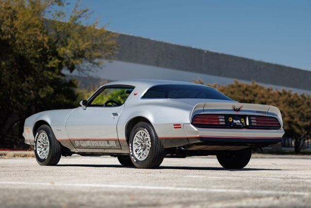 Pontiac-Firebird-Coupe-1977-Silver-Black-1788-13