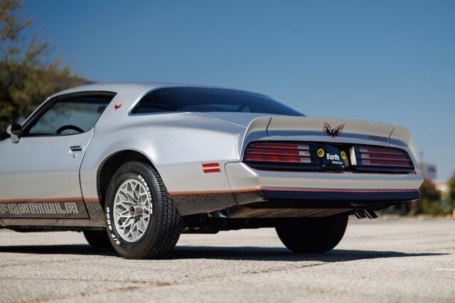 Pontiac-Firebird-Coupe-1977-Silver-Black-1788-18