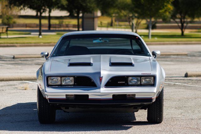 Pontiac-Firebird-Coupe-1977-Silver-Black-1788-21