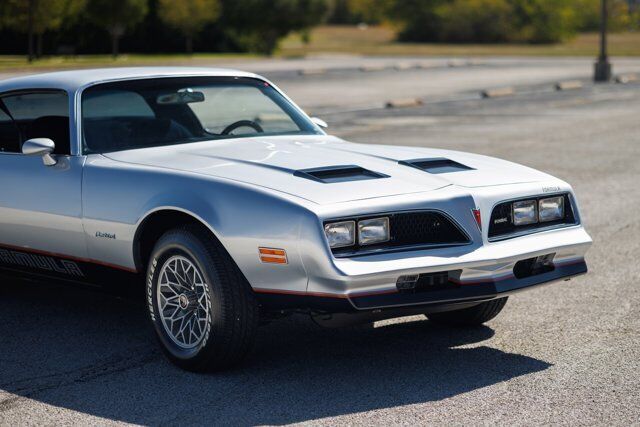 Pontiac-Firebird-Coupe-1977-Silver-Black-1788-24