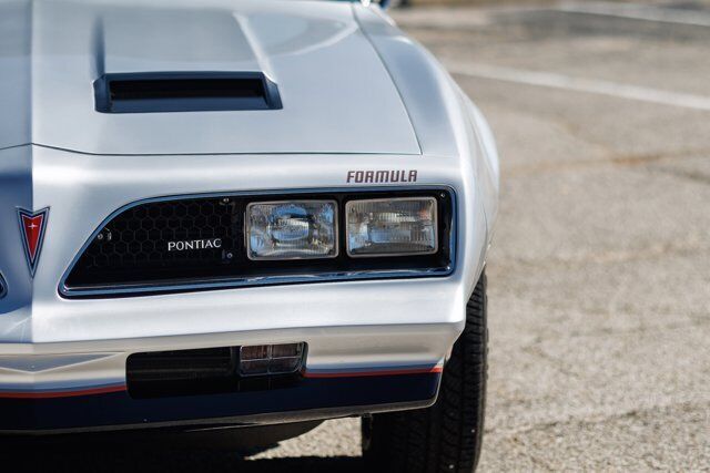 Pontiac-Firebird-Coupe-1977-Silver-Black-1788-25