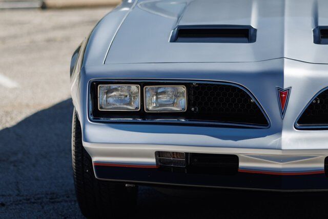 Pontiac-Firebird-Coupe-1977-Silver-Black-1788-26