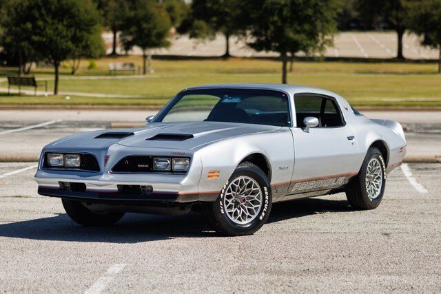 Pontiac-Firebird-Coupe-1977-Silver-Black-1788-3