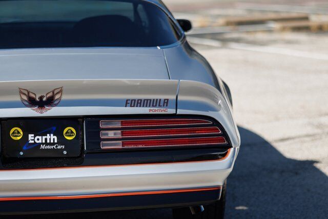 Pontiac-Firebird-Coupe-1977-Silver-Black-1788-30