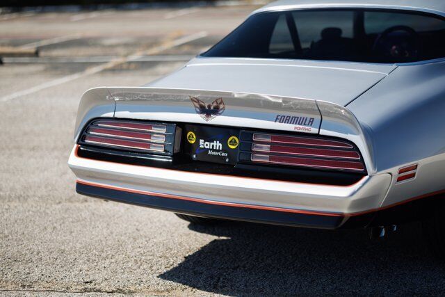 Pontiac-Firebird-Coupe-1977-Silver-Black-1788-32