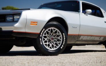 Pontiac-Firebird-Coupe-1977-Silver-Black-1788-35