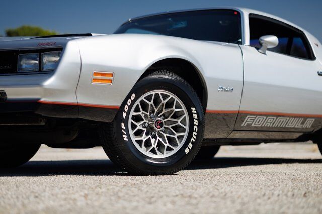 Pontiac-Firebird-Coupe-1977-Silver-Black-1788-35