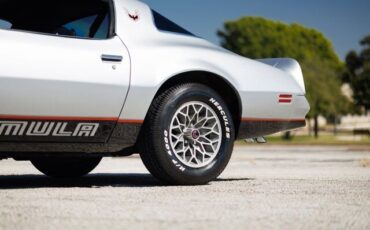 Pontiac-Firebird-Coupe-1977-Silver-Black-1788-38