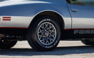 Pontiac-Firebird-Coupe-1977-Silver-Black-1788-39