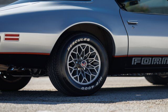 Pontiac-Firebird-Coupe-1977-Silver-Black-1788-39