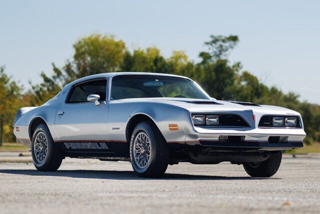 Pontiac-Firebird-Coupe-1977-Silver-Black-1788-4