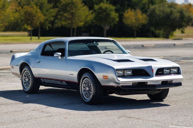 Pontiac-Firebird-Coupe-1977-Silver-Black-1788-5