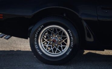 Pontiac-Firebird-Coupe-1979-Black-Black-36922-32