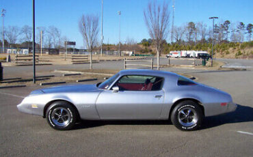 Pontiac-Firebird-Coupe-1979-Silver-Red-77577-5