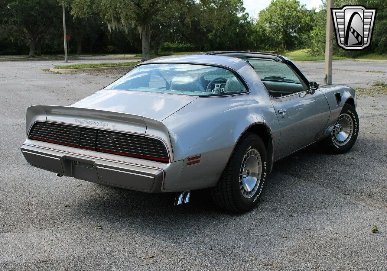 Pontiac-Firebird-Coupe-1979-Silver-Silver-25568-11