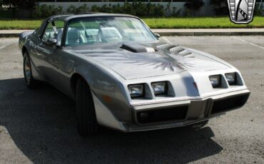 Pontiac-Firebird-Coupe-1979-Silver-Silver-25568-7