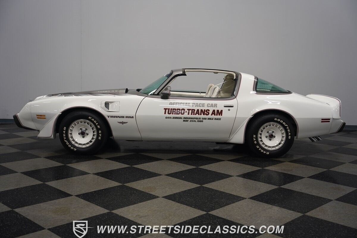 Pontiac-Firebird-Coupe-1980-White-Gray-41436-8