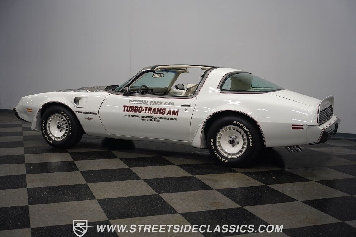 Pontiac-Firebird-Coupe-1980-White-Gray-41436-9