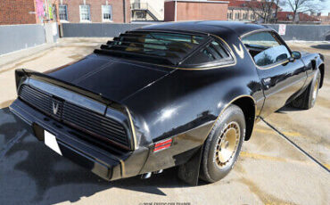 Pontiac-Firebird-Coupe-1981-Black-Black-120401-7