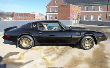 Pontiac-Firebird-Coupe-1981-Black-Black-120401-8