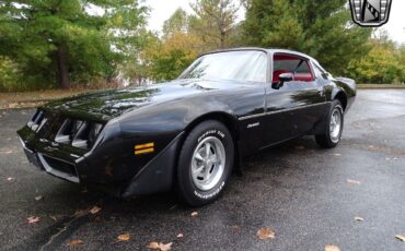 Pontiac-Firebird-Coupe-1981-Black-Red-29903-2