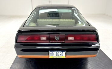 Pontiac-Firebird-Coupe-1982-Black-Tan-14838-3