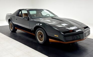 Pontiac-Firebird-Coupe-1982-Black-Tan-14838-6