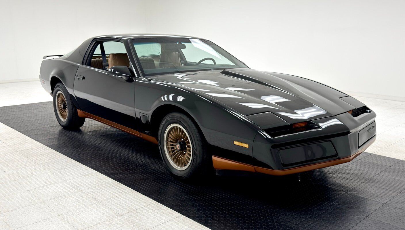 Pontiac-Firebird-Coupe-1982-Black-Tan-14838-6