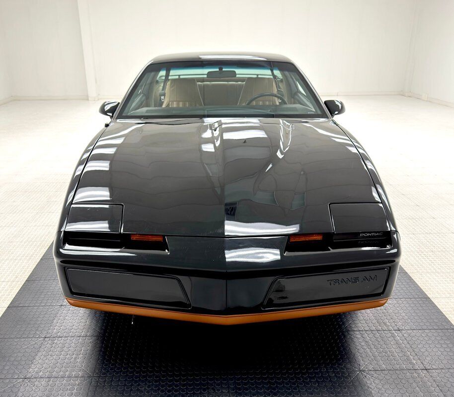 Pontiac-Firebird-Coupe-1982-Black-Tan-14838-7