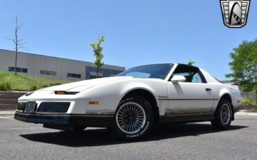 Pontiac-Firebird-Coupe-1984-White-Gray-134184-2