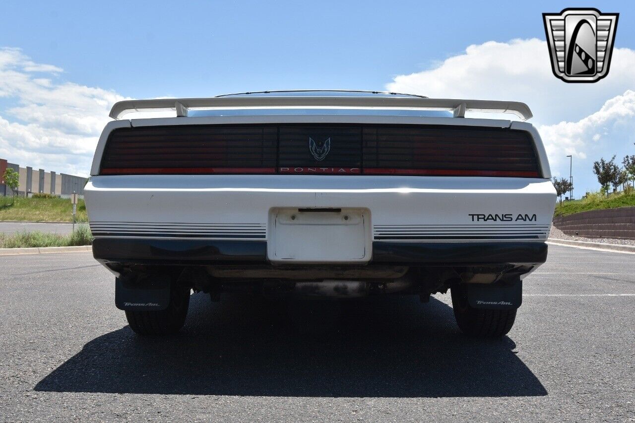 Pontiac-Firebird-Coupe-1984-White-Gray-134184-5