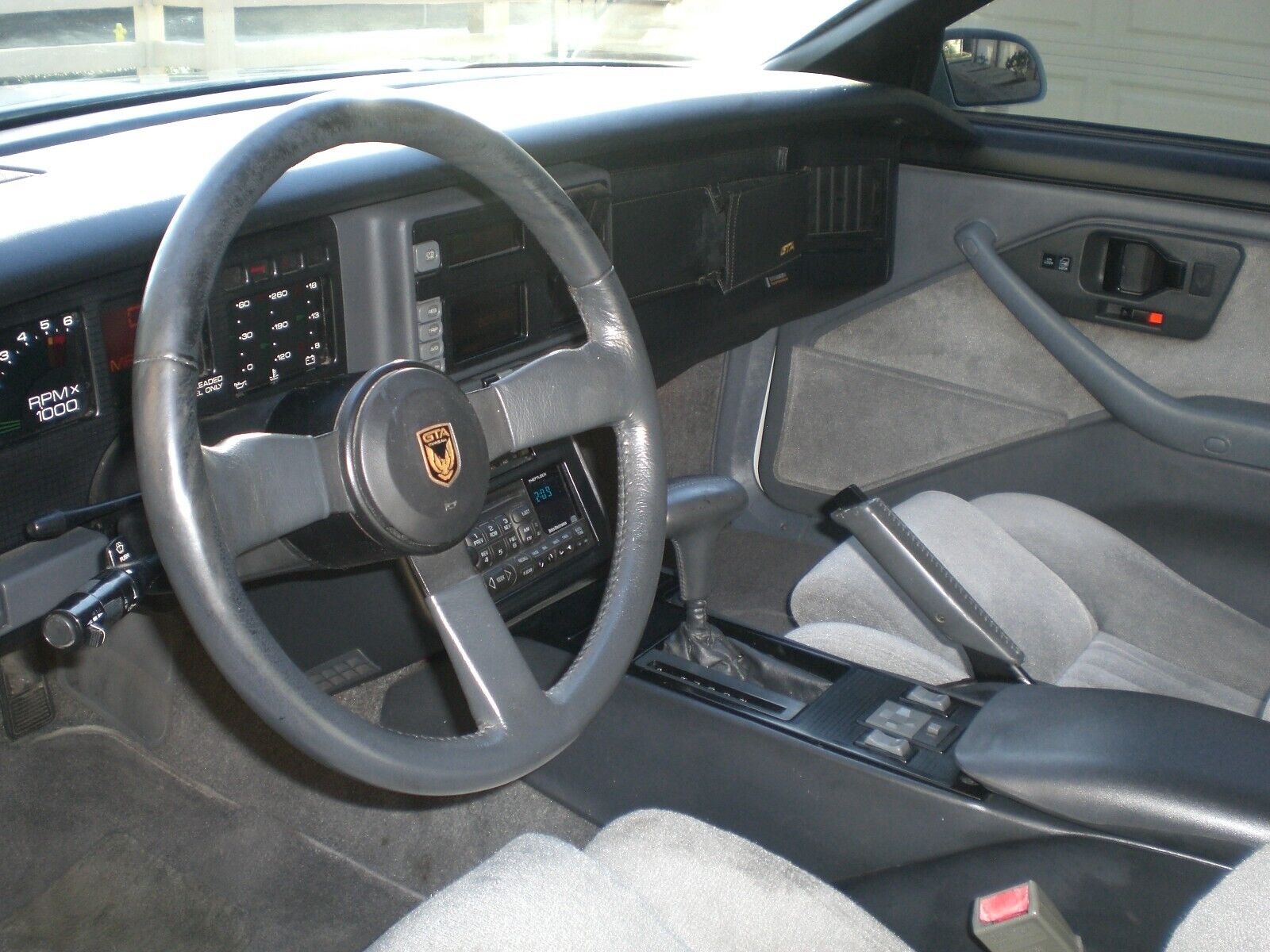 Pontiac-Firebird-Coupe-1987-White-Gray-326995-16