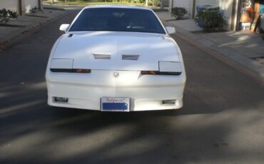 Pontiac-Firebird-Coupe-1987-White-Gray-326995-2